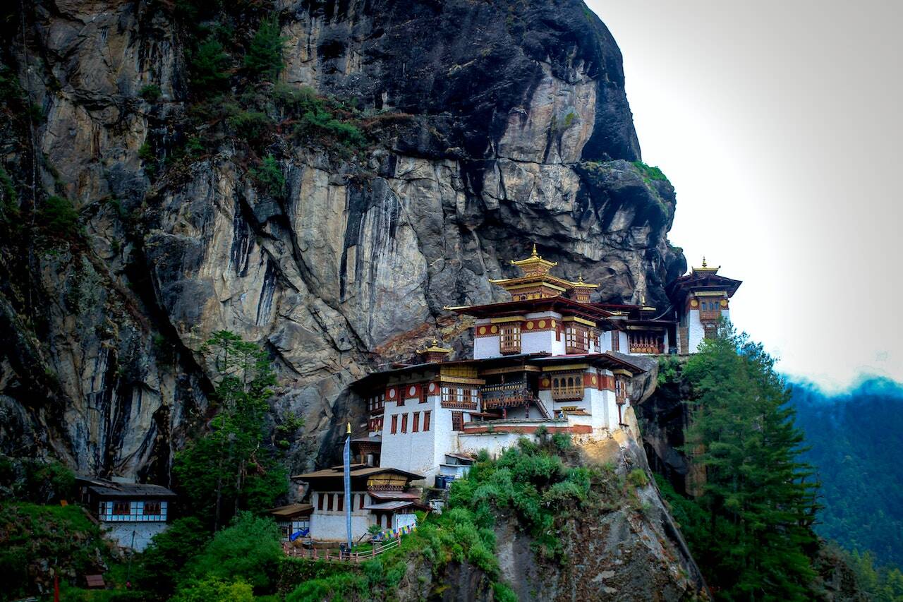You are currently viewing Bhutan 4 Day Itinerary: Elevate Your Soul Faster Than a Monk’s Chant!